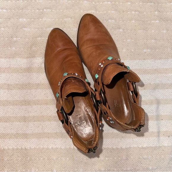 Frye Ray Stone Harness Zip Back Leather bootie/ ankle boot size 7 in cognac - Picture 14 of 14